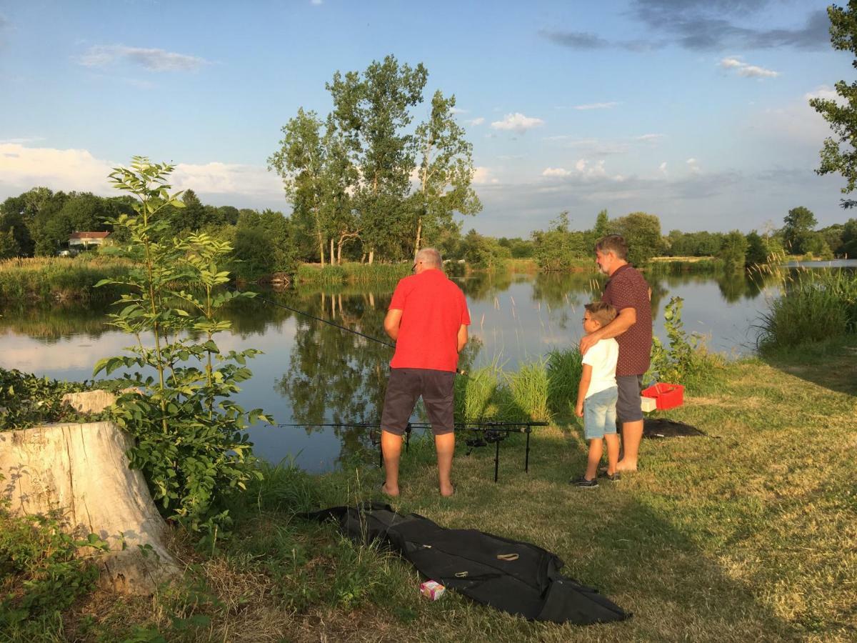 Gite Martin Pecheur Au Coeur De La Nature Moncoutant Esterno foto
